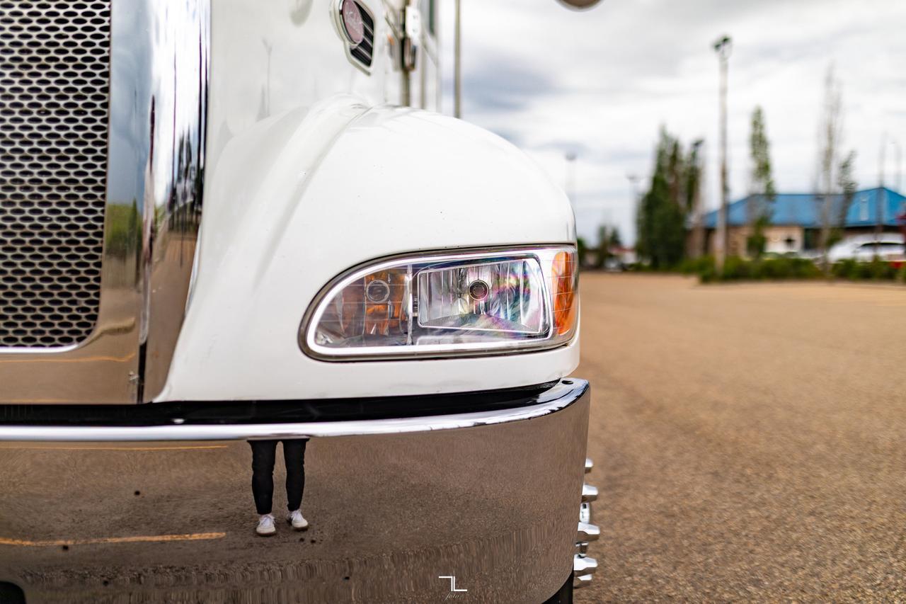 2015 Peterbilt 337 Daycab & Chassis Diesel Red Deer AB