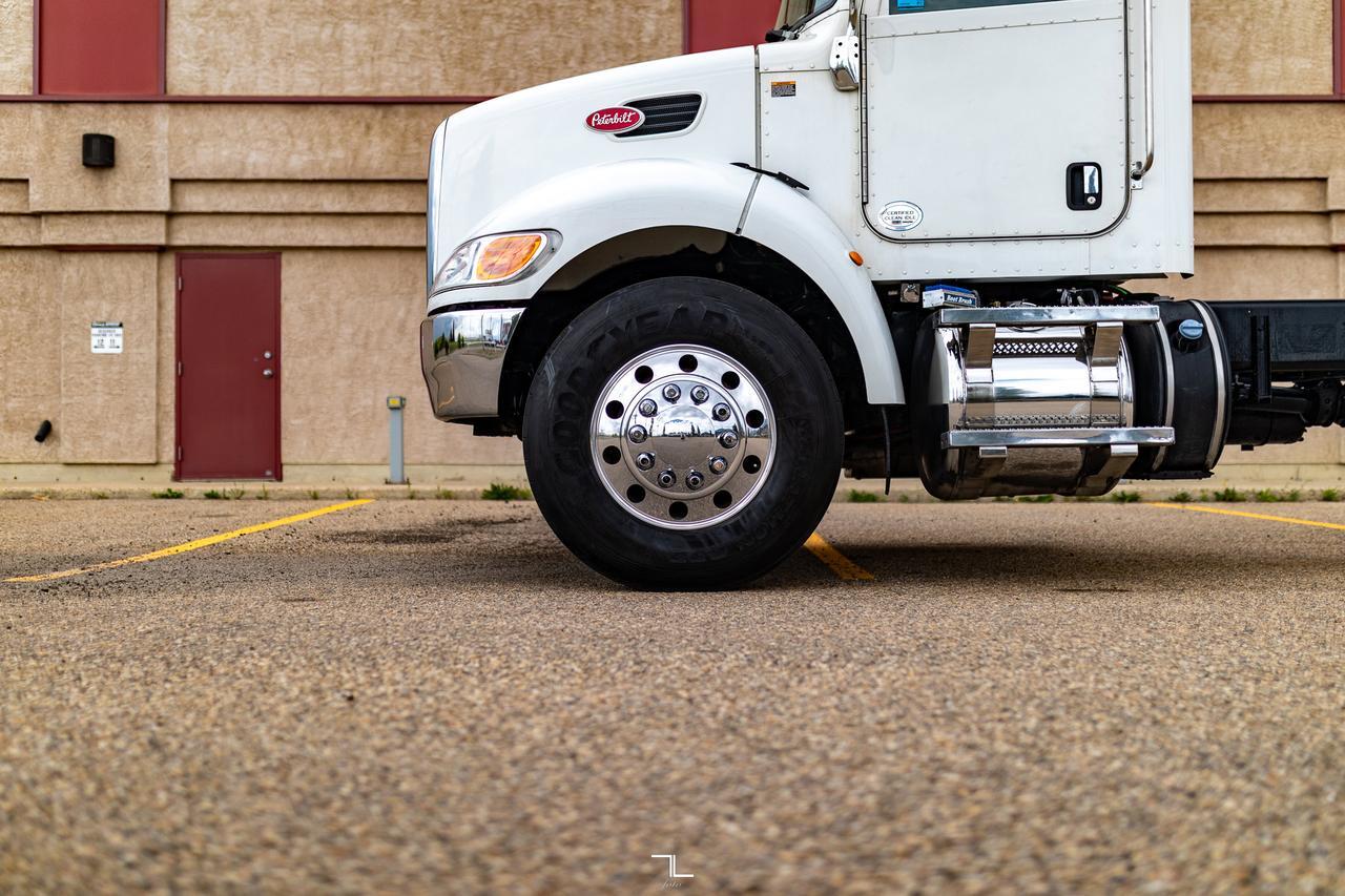 2015 Peterbilt 337 Daycab & Chassis Diesel Red Deer AB