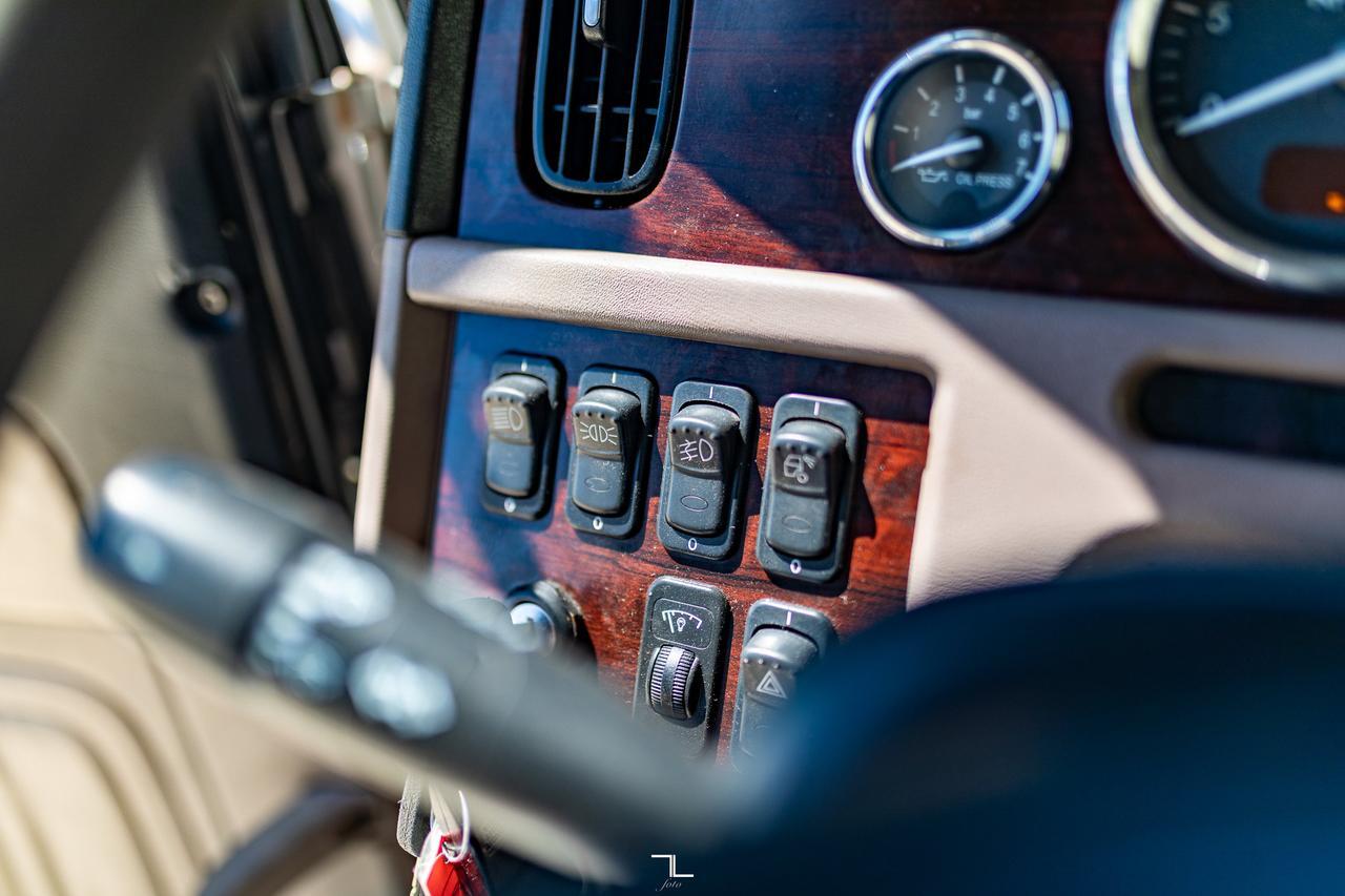 2015 Peterbilt 389 Truck/Tractor Sleeper Heavy Spec Diesel Red Deer AB