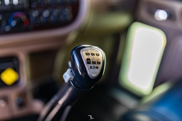 2015 Peterbilt 389 Truck/Tractor Sleeper Heavy Spec Diesel Red Deer AB