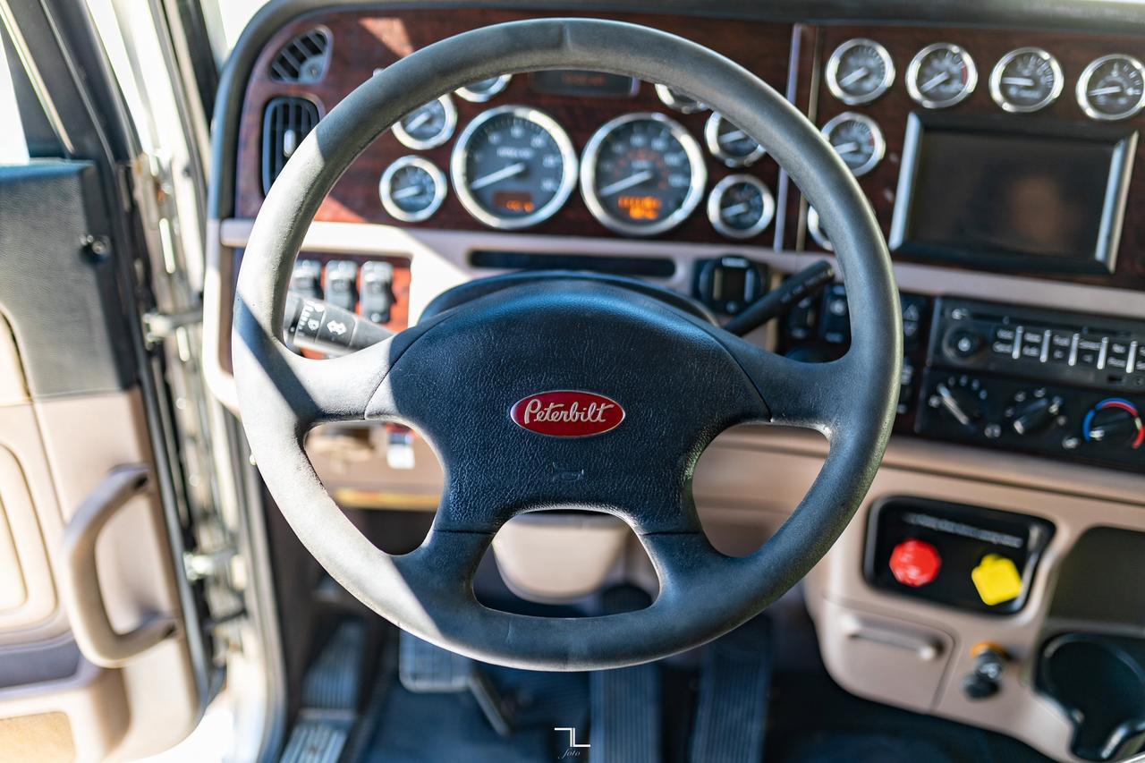 2015 Peterbilt 389 Truck/Tractor Sleeper Heavy Spec Diesel Red Deer AB