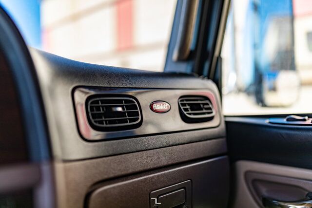 2015 Peterbilt 389 Truck/Tractor Sleeper Heavy Spec Diesel Red Deer AB