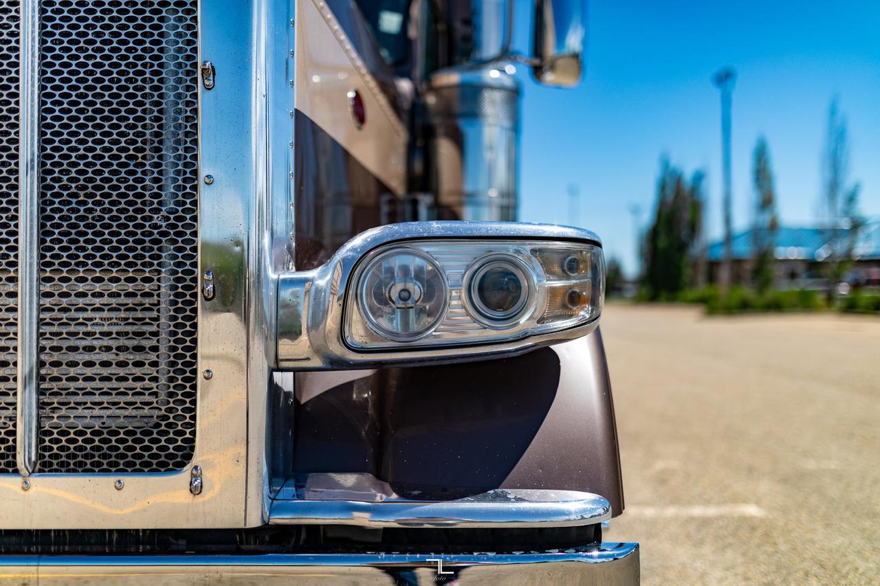 2015 Peterbilt 389 Truck/Tractor Sleeper Heavy Spec Diesel Red Deer AB