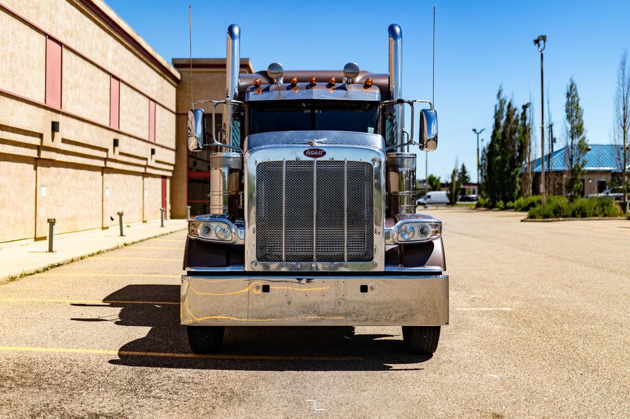 2015 Peterbilt 389 Truck/Tractor Sleeper Heavy Spec Diesel Red Deer AB
