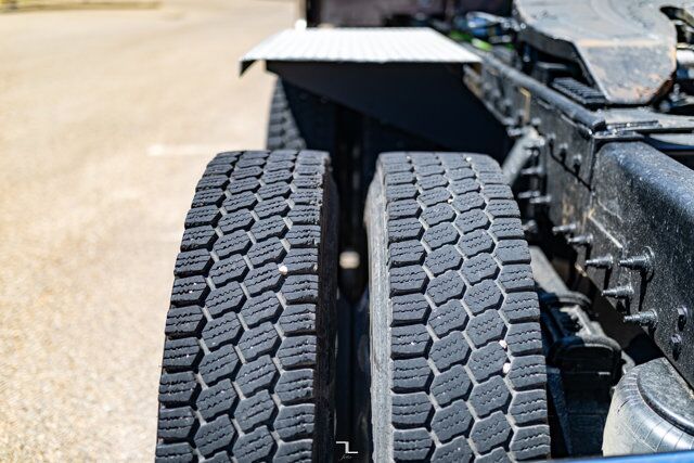 2015 Peterbilt 389 Truck/Tractor Sleeper Heavy Spec Diesel Red Deer AB