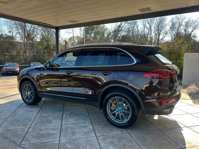 2015 Porsche Cayenne Hybrid S 91,867 mi.