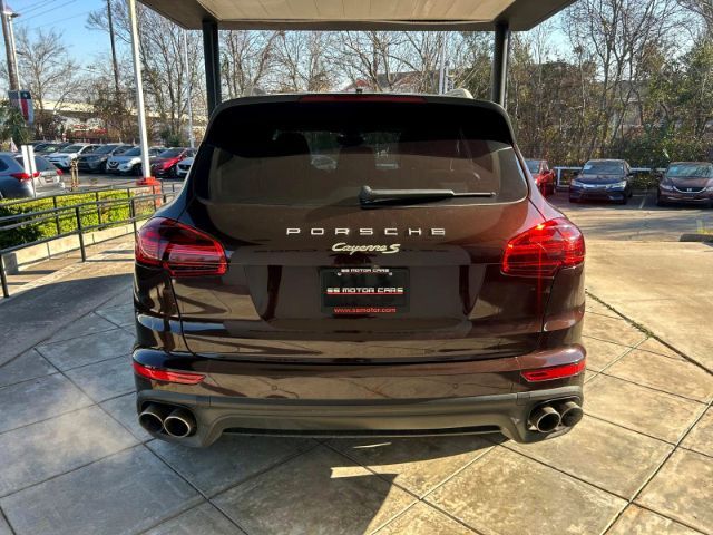 2015 Porsche Cayenne Hybrid S 91,867 mi.