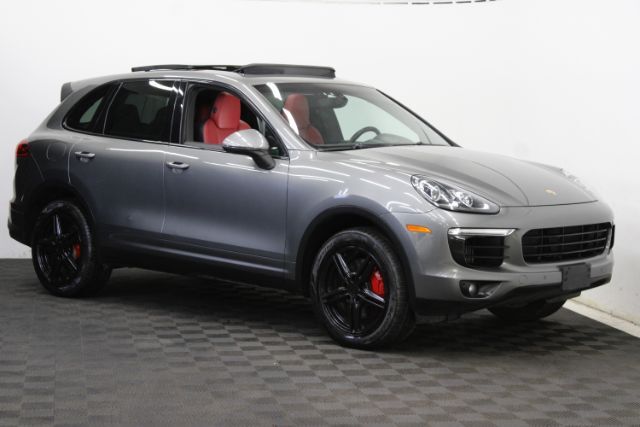 2015 Porsche Cayenne S's photo
