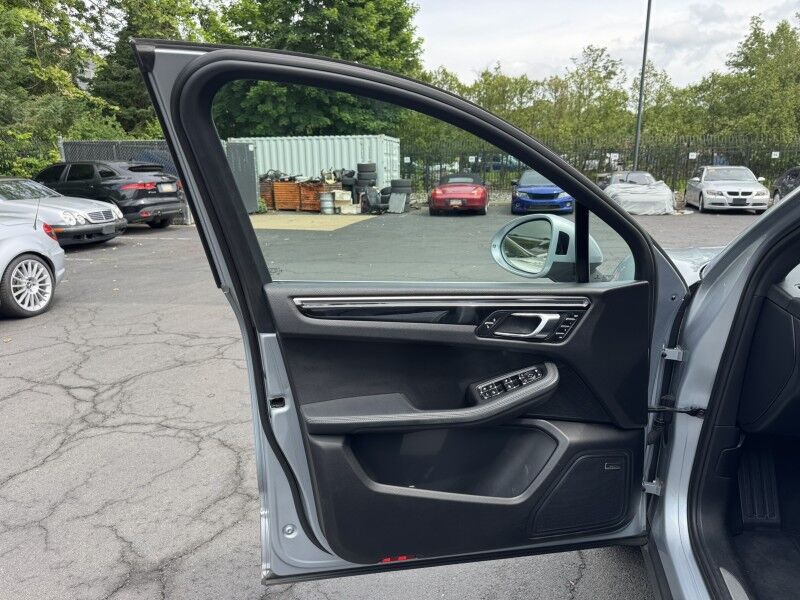 2015 Porsche Macan S Willow Grove PA