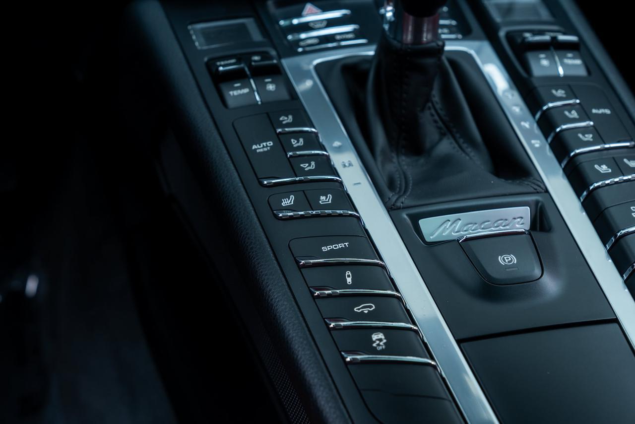 2015 Porsche Macan Turbo Premium Package / Bose Sound Portland OR