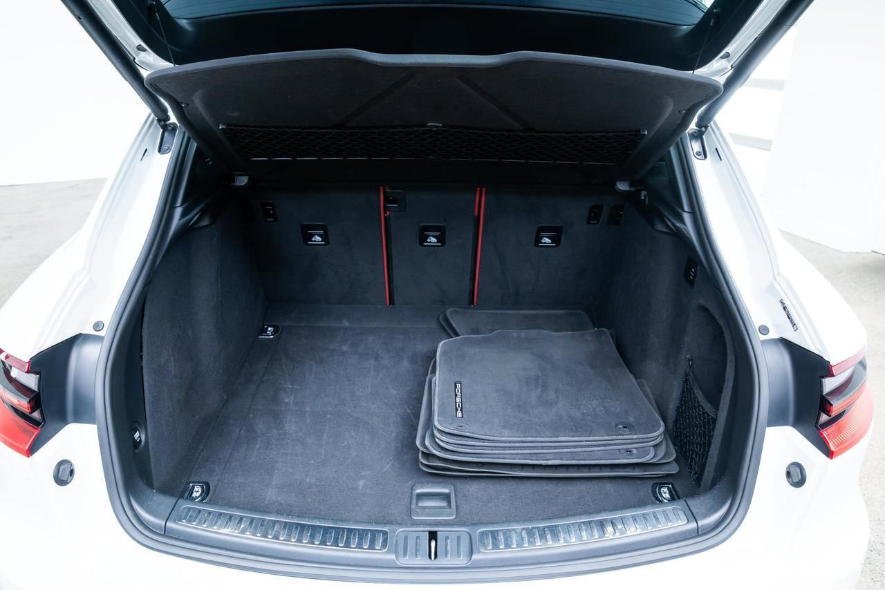 2015 Porsche Macan Turbo Premium Package / Bose Sound Portland OR