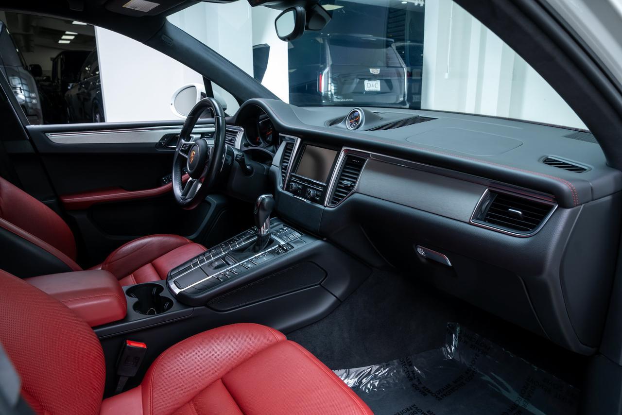 2015 Porsche Macan Turbo Premium Package / Bose Sound Portland OR