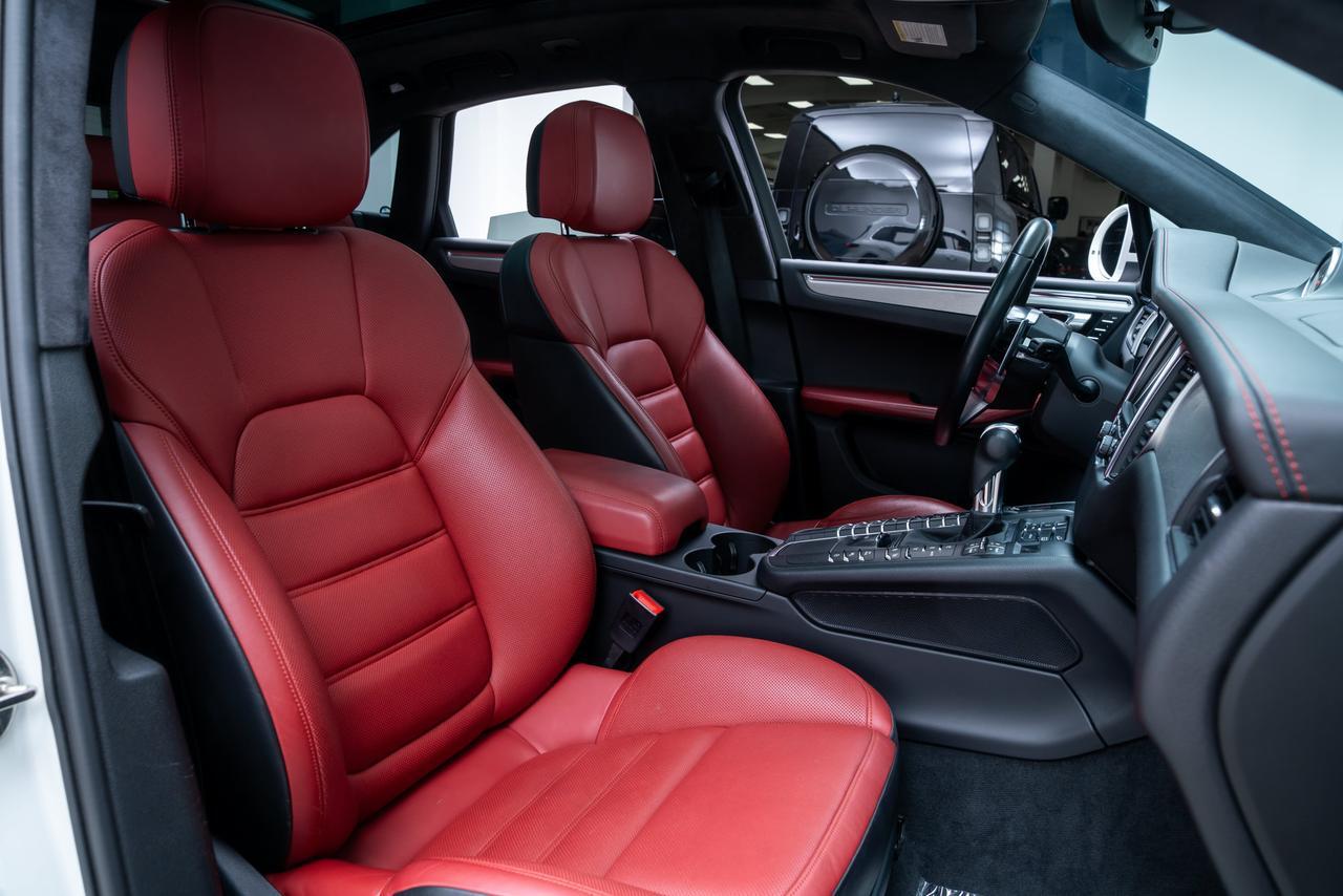 2015 Porsche Macan Turbo Premium Package / Bose Sound Portland OR