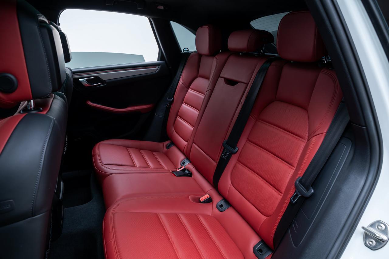 2015 Porsche Macan Turbo Premium Package / Bose Sound Portland OR