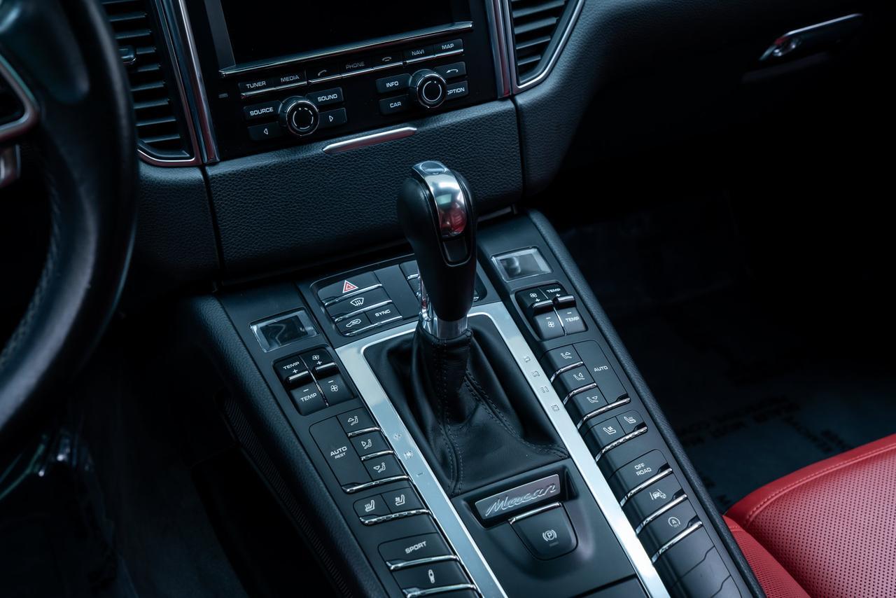 2015 Porsche Macan Turbo Premium Package / Bose Sound Portland OR