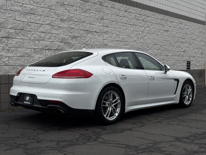 2015 Porsche Panamera 4