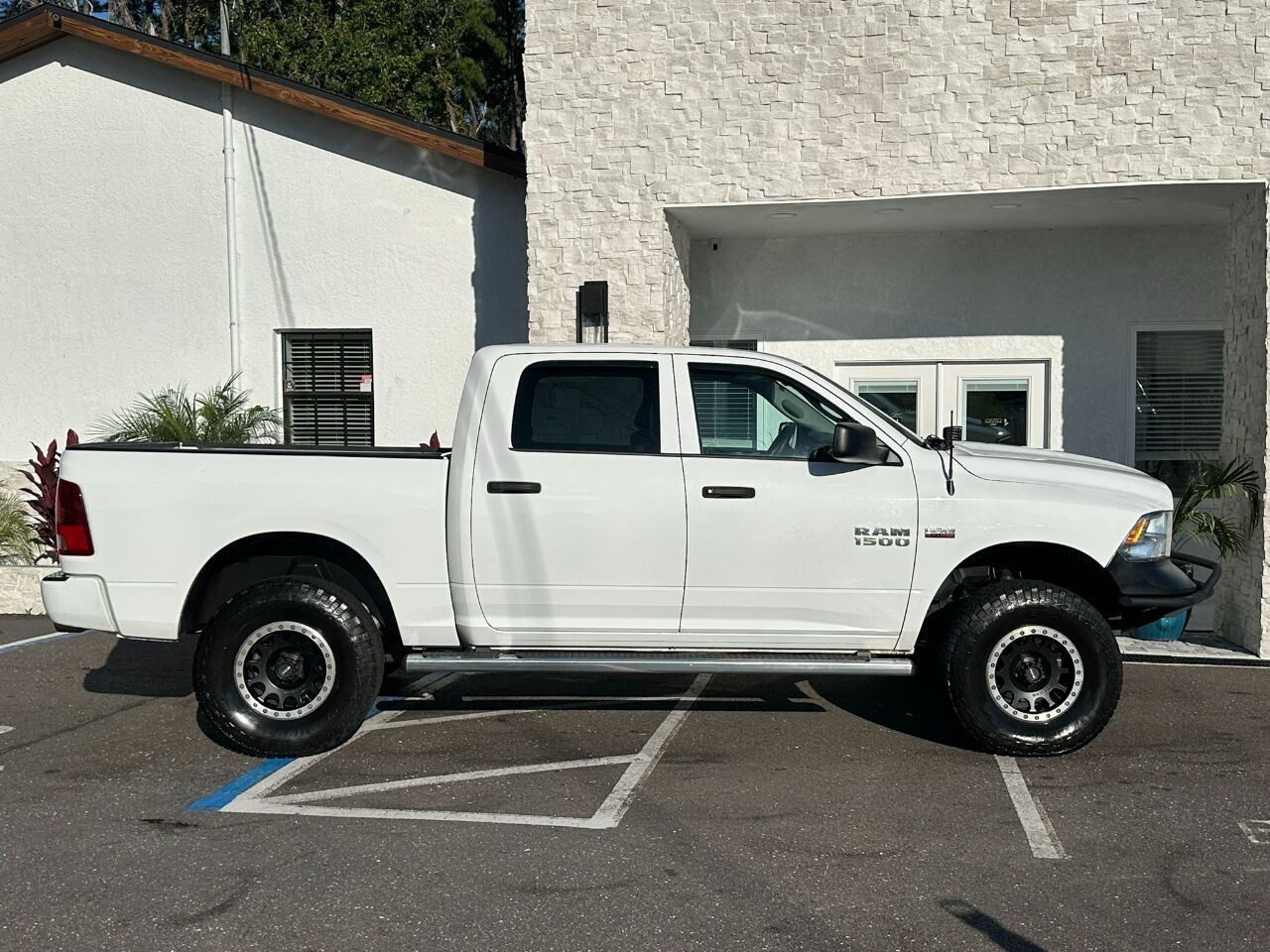 2015 RAM 1500 4WD Crew Cab 140.5&quot; Express Jacksonville FL