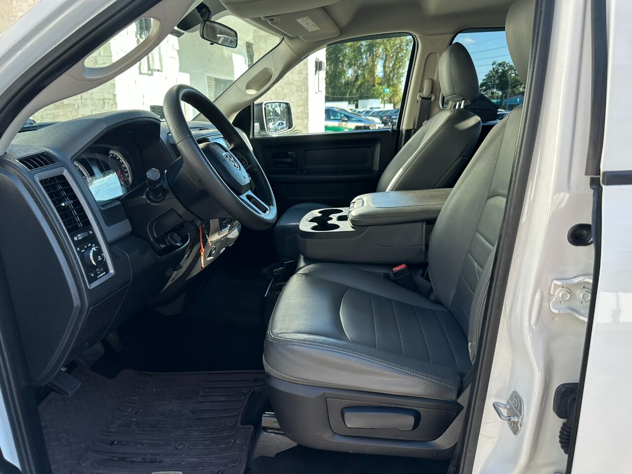 2015 RAM 1500 4WD Crew Cab 140.5&quot; Express Jacksonville FL