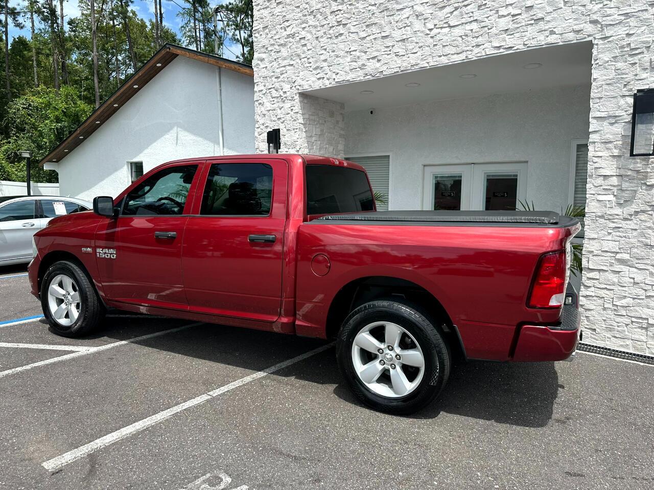 2015 RAM 1500 4WD Crew Cab 140.5&quot; Express Jacksonville FL
