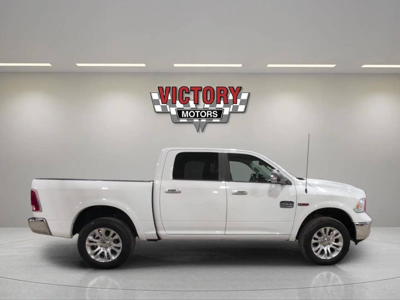 2015 RAM 1500 Laramie Longhorn 4x4 4dr Crew Cab 5.5 ft. SB Pickup Chesterfield MI
