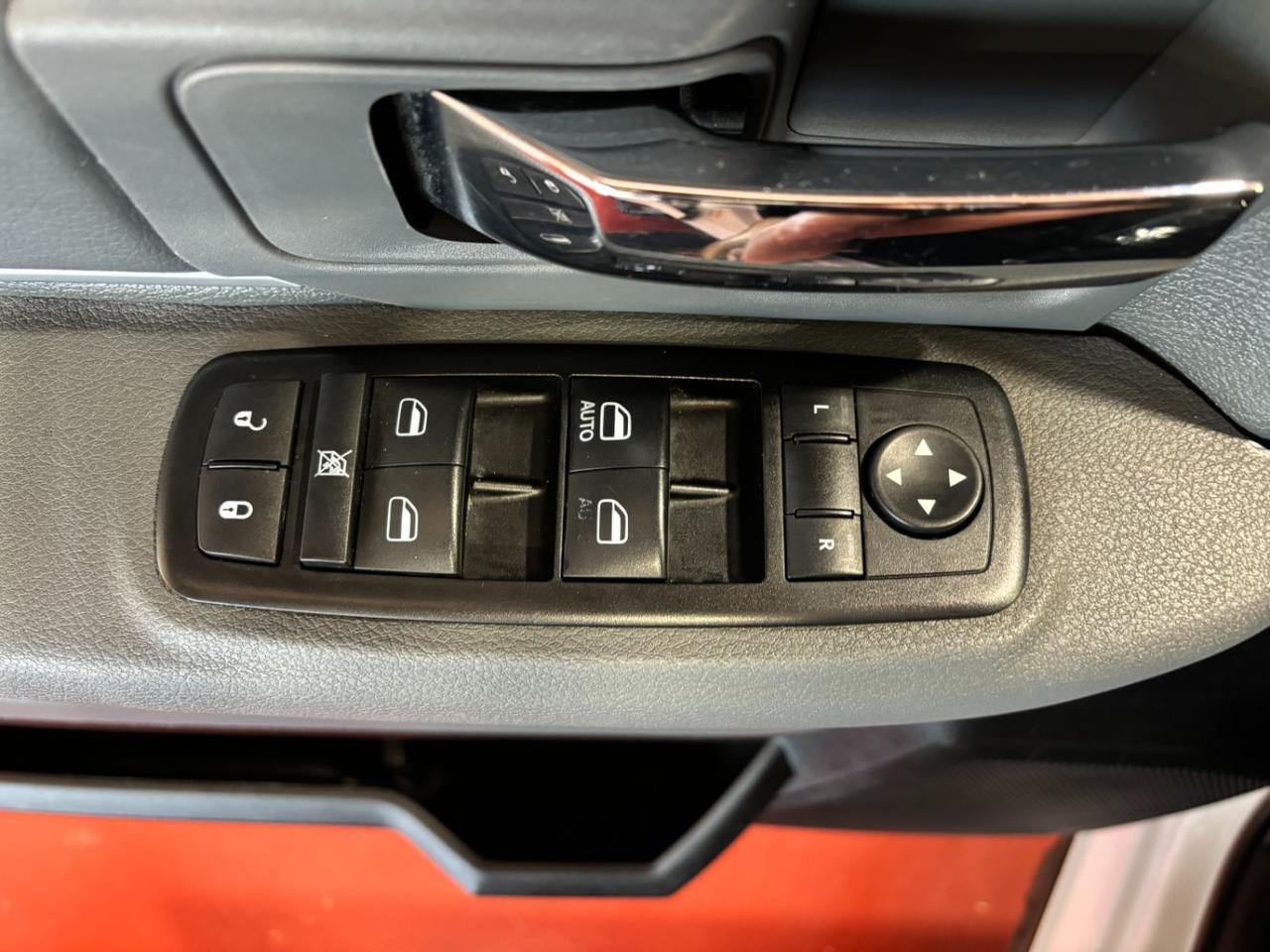 2015 RAM 1500 SLT Crew Cab LWB 4WD Franklin OH