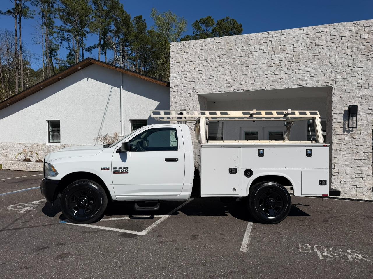 2015 RAM 2500 2WD Reg Cab 140.5" Tradesman