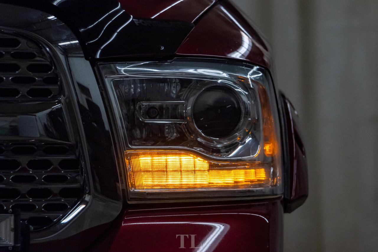 2015 Ram 1500 4x4 Crew Cab Laramie Leather Roof Nav Lift Red Deer AB