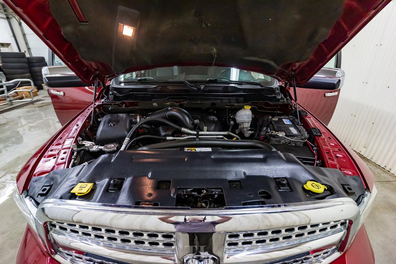 2015 Ram 1500 4x4 Crew Cab Laramie Leather Roof Nav Lift Red Deer AB