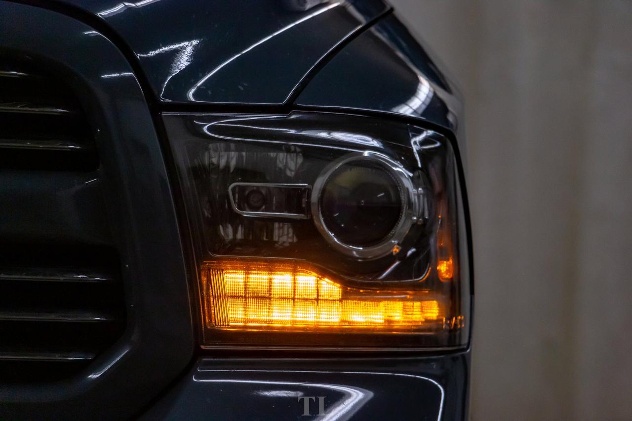 2015 Ram 1500 4x4 Crew Cab Sport Leather Roof Nav BCam Red Deer AB