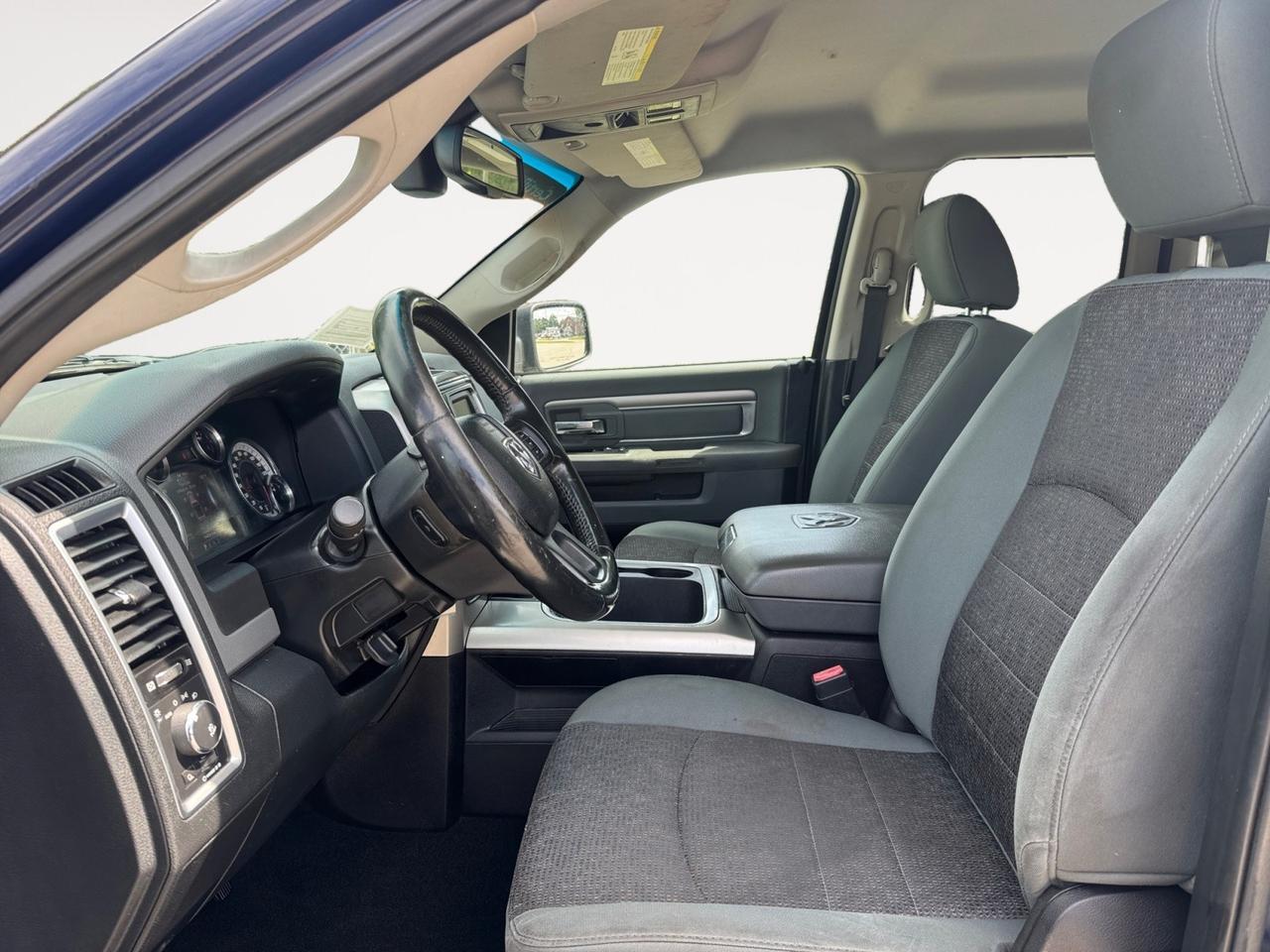2015 Ram 1500 BIG HORN, 4X4, TOW PACAKAGE, RUNNING BOARDS, REMOTE START, BED LINER, LONG BED, BUILT TO WORK- PRICED TO MOVE, TEST DRIVE IT TODAY!!! Norfolk VA