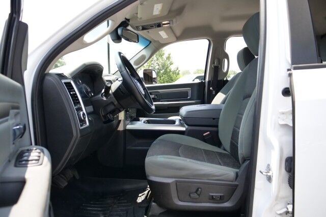 2015 Ram 1500 Big Horn 4X4 / Luxury Group / 5.7L V8! High Point NC
