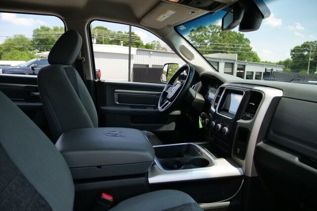 2015 Ram 1500 Big Horn 4X4 / Luxury Group / 5.7L V8! High Point NC