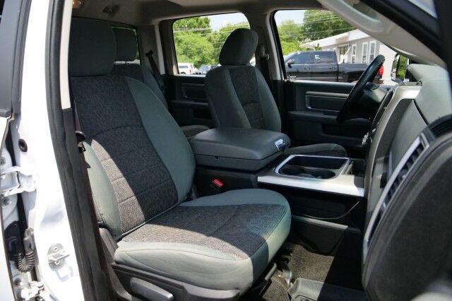 2015 Ram 1500 Big Horn 4X4 / Luxury Group / 5.7L V8! High Point NC