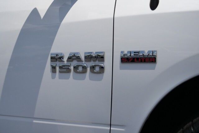 2015 Ram 1500 Big Horn 4X4 / Luxury Group / 5.7L V8! High Point NC