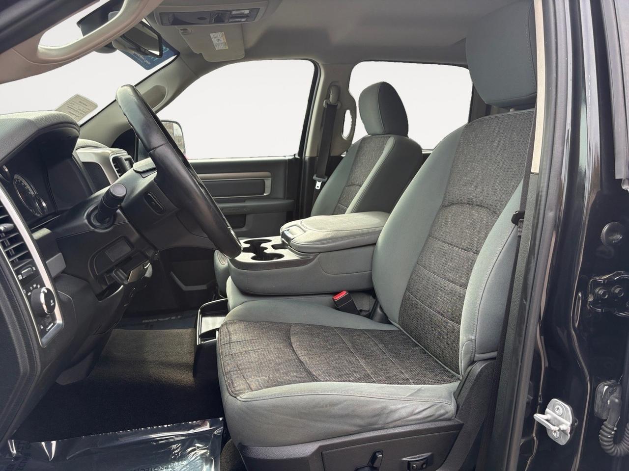 2015 Ram 1500 Big Horn, RUNNING BOARDS, HARD TONNEAU COVER, BACKUP CAMERA WITH PARKING SENSORS, TOW PACKAGE, NAVIGATION, ONLY 1 OWNER, GO BIG ON THE ROAD ON IN THIS RAM! Virginia Beach VA