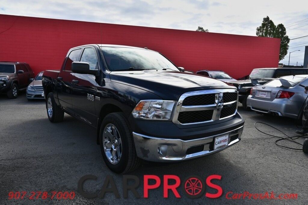 2015 Ram 1500 Express - 4x4 - 5.7L HEMI V8 - SXT PKG - AM/FM/Bluetooth - Cruise Control And Tilt Wheeel - Power Windows And Locks - 6 Passenger - Polished 20' Alloy Wheels - Low Miles - Tow PKG