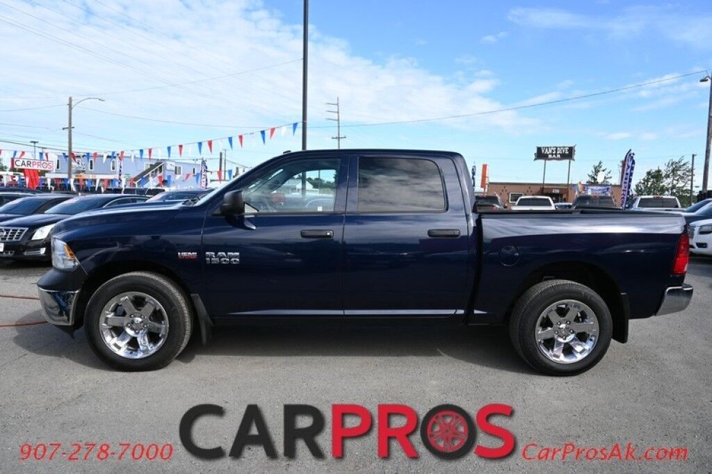 2015 Ram 1500 Express - 4x4 - 5.7L HEMI V8 - SXT PKG - AM/FM/Bluetooth - Cruise Control And Tilt Wheeel - Power Windows And Locks - 6 Passenger - Polished 20' Alloy Wheels - Low Miles - Tow PKG