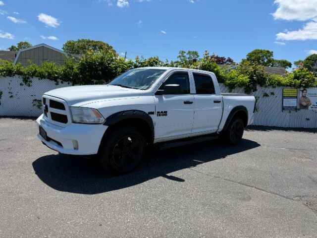 2015 RAM 1500 Express 4x4 Crew Cab's photo