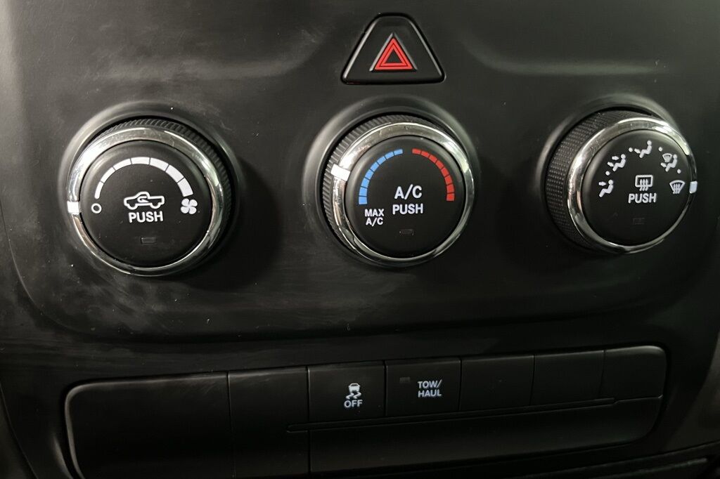 2015 Ram 1500 Tradesman photo 31