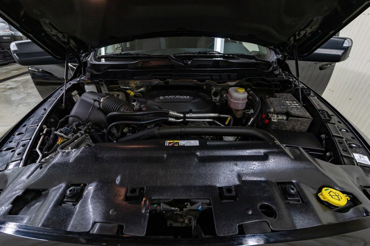 2015 Ram 2500 4x4 Crew Cab Laramie Leather Roof Nav Red Deer AB