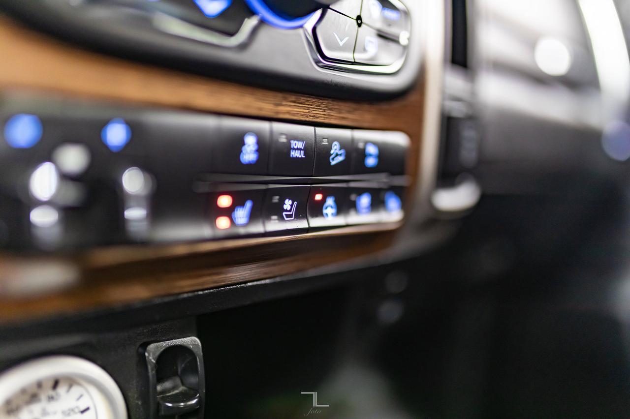 2015 Ram 2500 4x4 Crew Cab Laramie Power Wagon HEMI Roof BCam Red Deer AB