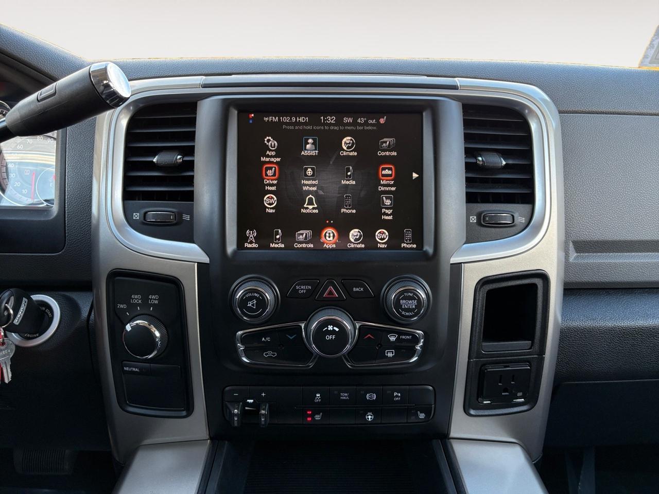 2015 Ram 2500 Big Horn, RUNNING BOARDS, REMOTE START, TOW PACKAGE, REAR POWER SLIDING WINDOW, HEATED STEERING WHEEL & SEATS, NAVIGATION, ONLY 43K MILES, JUST 1 OWNER, RIDE BIG IN THIS RAM! Virginia Beach VA