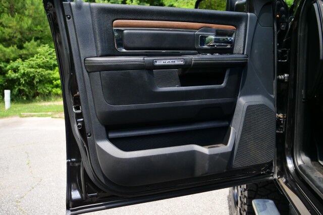 2015 Ram 2500 Laramie 4X4 / UPGRADES / Vented Seats / Diesel! High Point NC