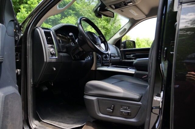 2015 Ram 2500 Laramie 4X4 / UPGRADES / Vented Seats / Diesel! High Point NC