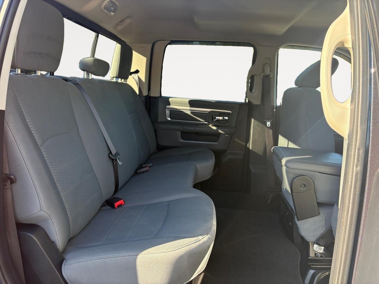 2015 Ram 2500 SLT, TOW PACKAGE, RUNNING BOARDS, POWER REAR SLIDING WINDOW, BED LINER, BLUETOOTH, LOW MILEAGE, PERFECT TRUCK FOR YOU! Virginia Beach VA