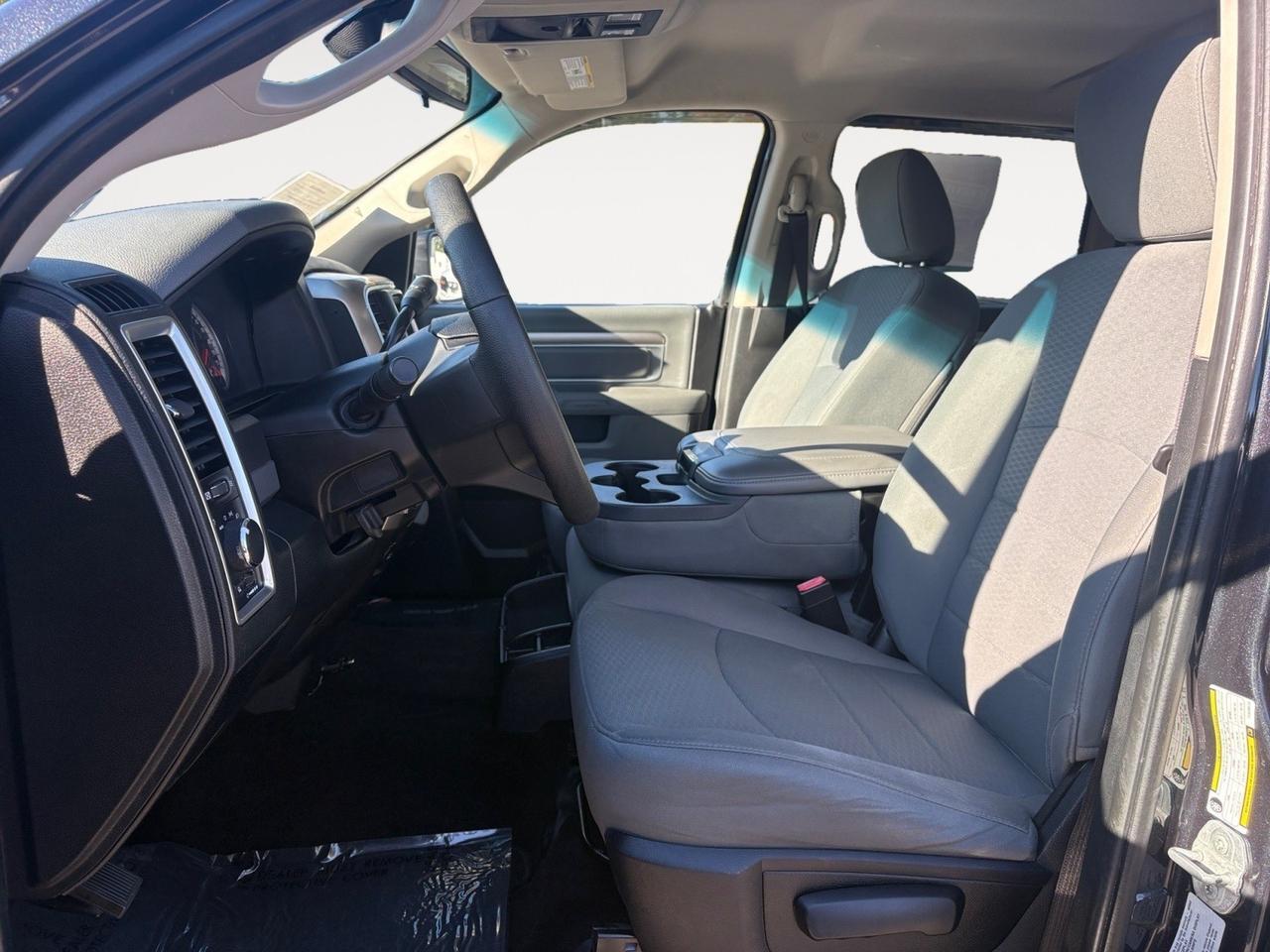 2015 Ram 2500 SLT, TOW PACKAGE, RUNNING BOARDS, POWER REAR SLIDING WINDOW, BED LINER, BLUETOOTH, LOW MILEAGE, PERFECT TRUCK FOR YOU! Virginia Beach VA