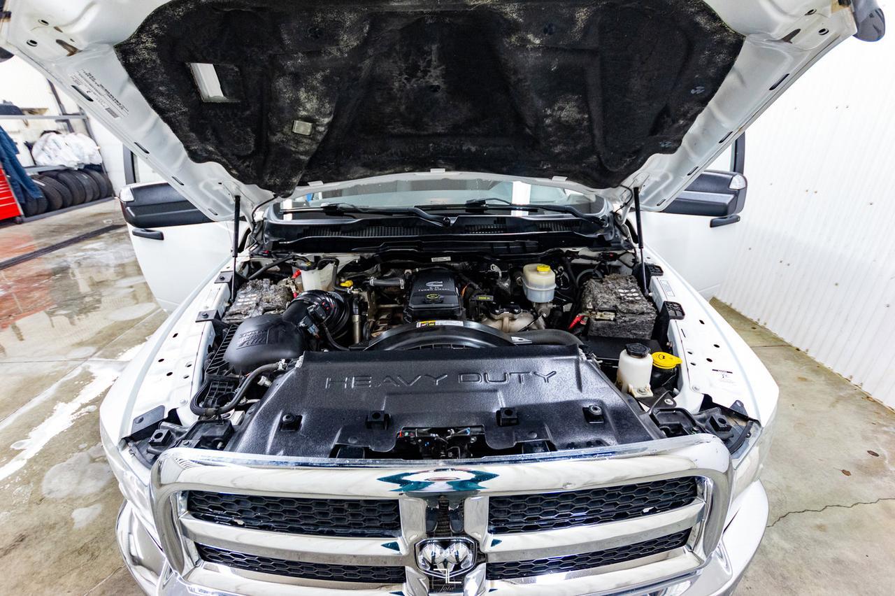 2015 Ram 3500 4x4 Crew Cab SLT Diesel Nav BCam Red Deer AB