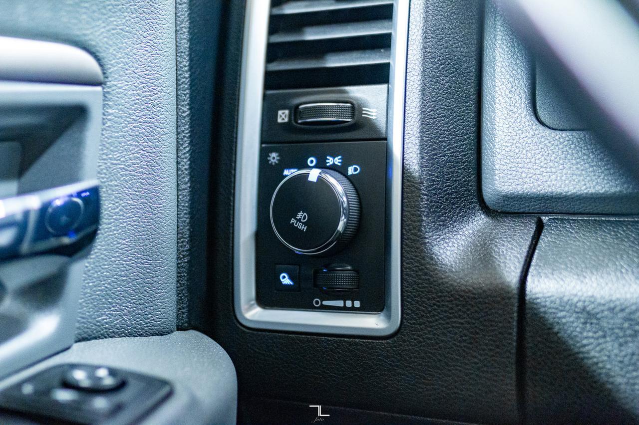 2015 Ram 3500 4x4 Crew Cab SLT Diesel Nav BCam Red Deer AB