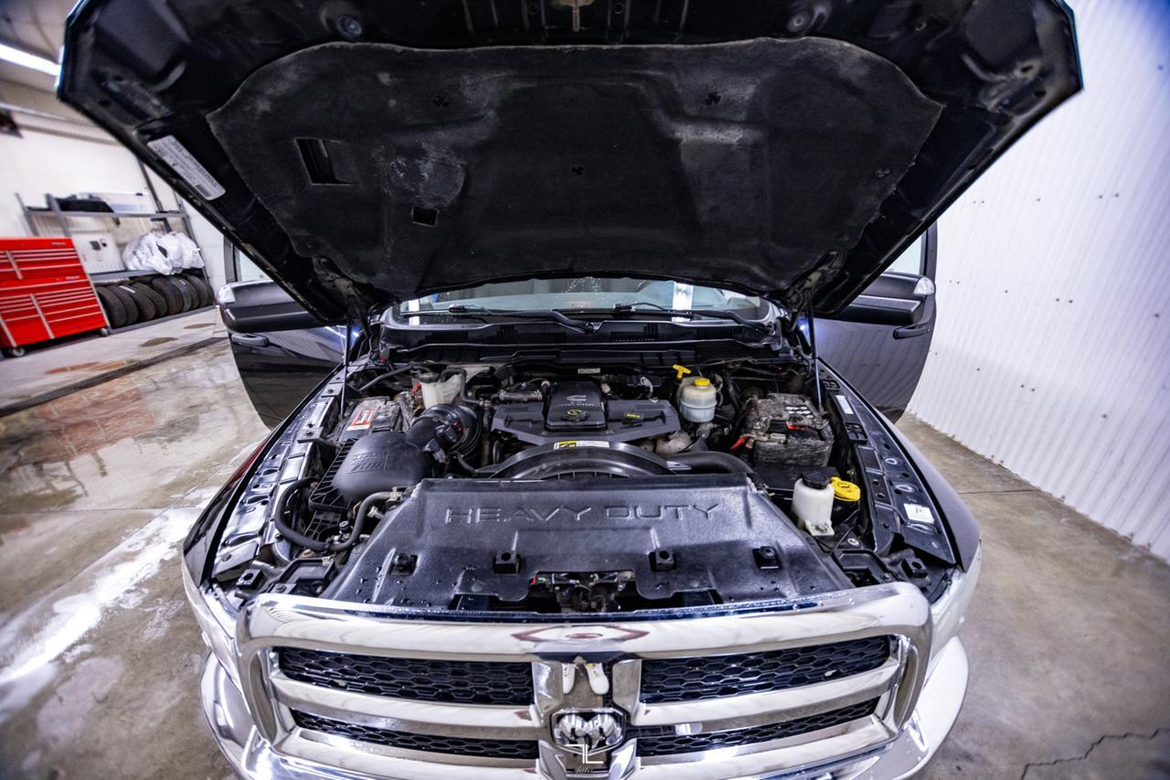 2015 Ram 3500 4x4 Crew Cab SLT Dually Diesel AISIN Nav Red Deer AB