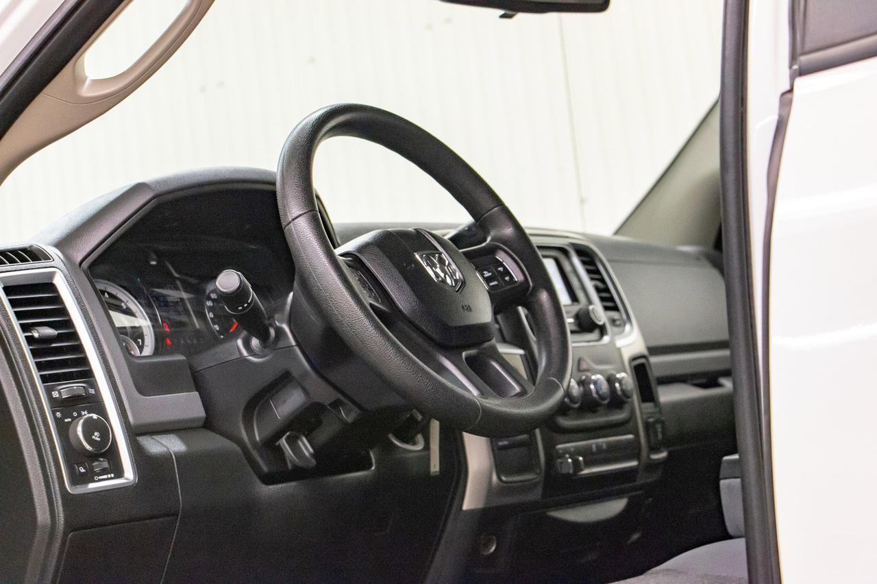 2015 Ram 3500 4x4 Crew Cab SLT Longbox Red Deer AB